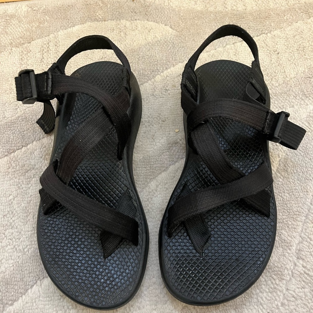 Chaco Black sandal womens size 8